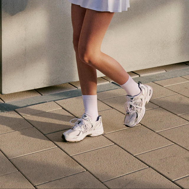 Weiße Socken.