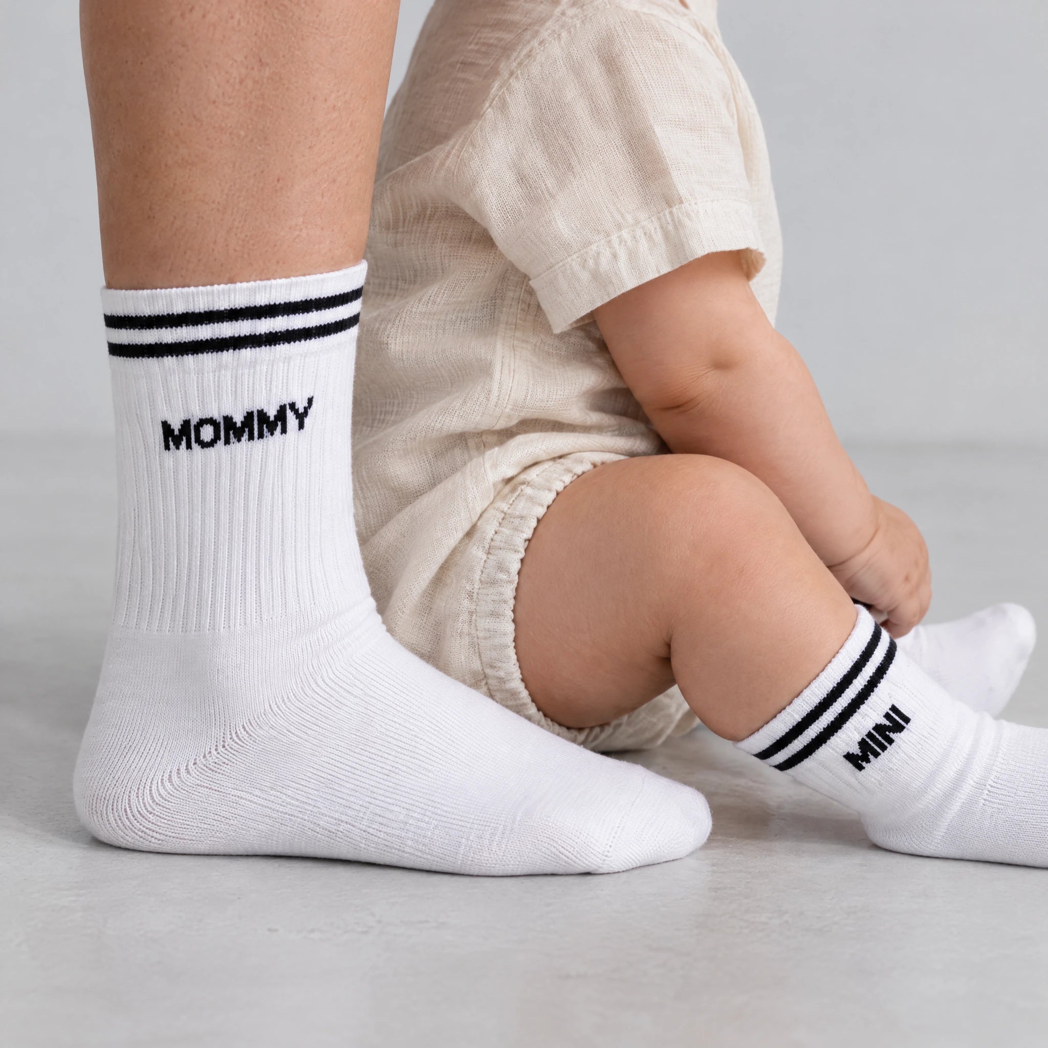 Familiensocken „Mommy, Mommy, Mini“ | Weiß – 5