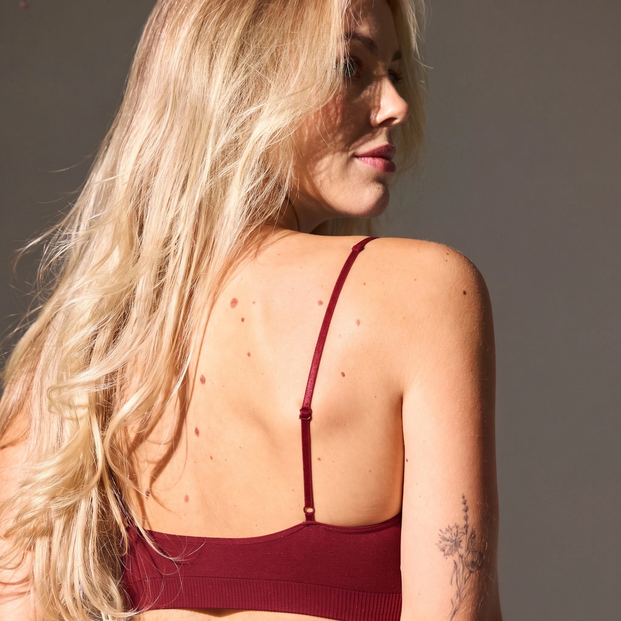 Seamless Triangel Bralette | Classic Red – 4