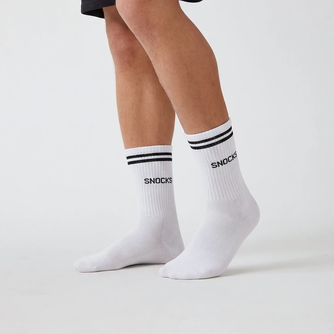 Hohe Sportsocken mit Streifen | Schwarz – 2