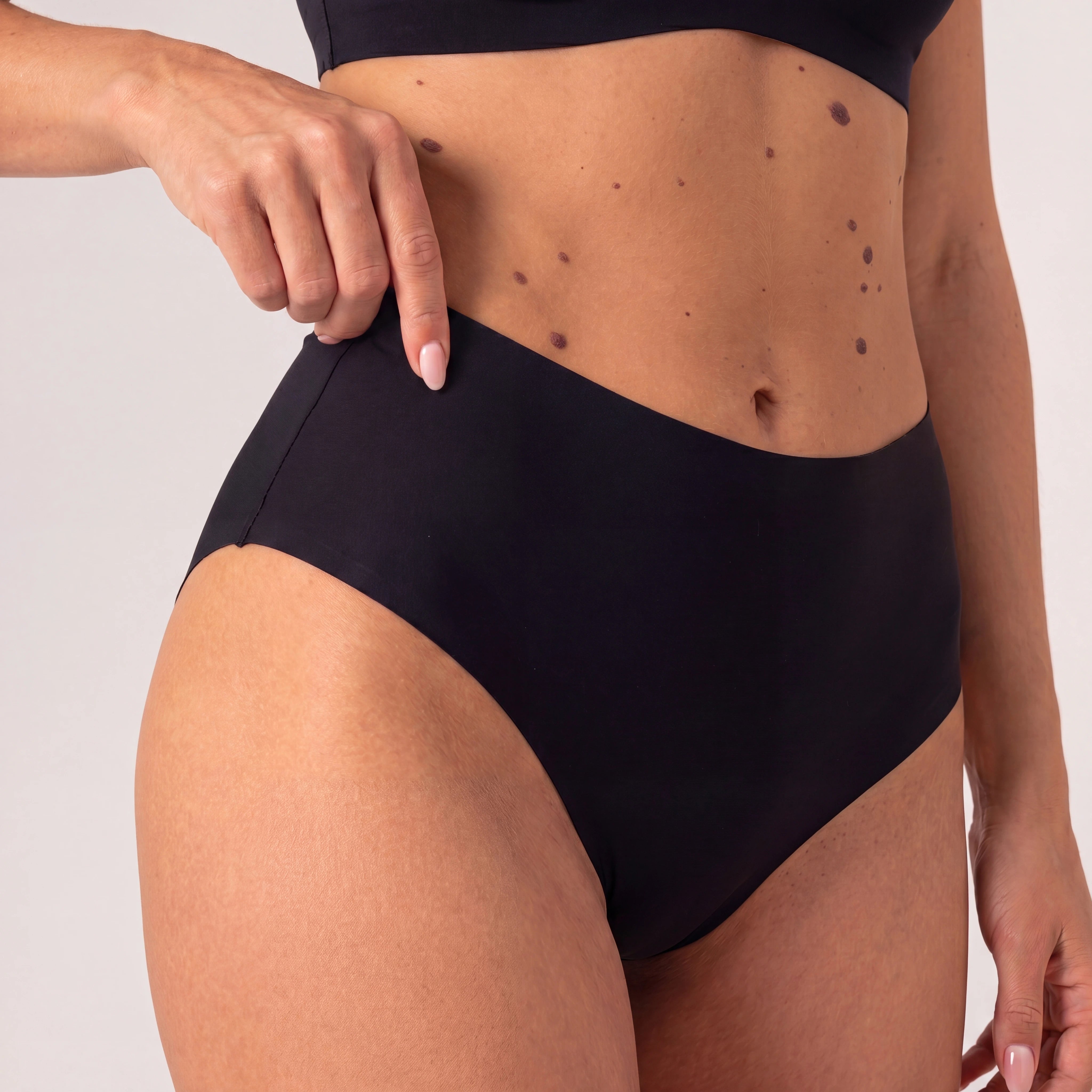 Microfiber High Waist Seamless Tanga | Schwarz – 2
